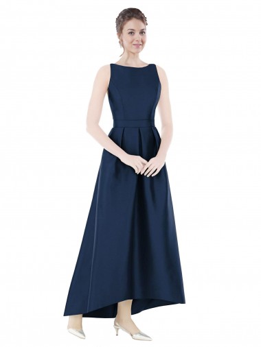 Boutique Bleu marine foncé Trapèze Bateau Satiné Longue Asymétrique Robes demoiselle d'honneur