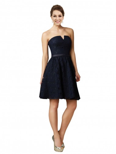 Boutique Bleu marine foncé Trapèze Col V Dentelle Courte Robes demoiselle d'honneur / Robes de cocktail