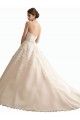 Boutique Ivoire & Champagne Princesse Col V Traîne cathédrale Tulle Dentelle Robes de mariée