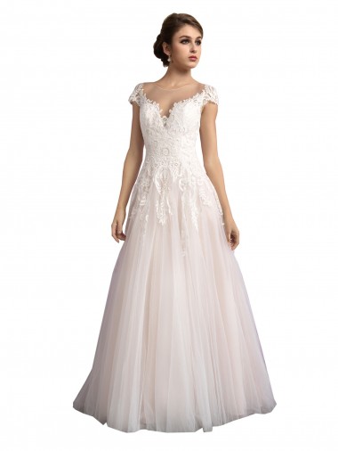 Boutique Ivoire & Champagne Trapèze Illusion Traîne cathédrale Tulle Dentelle Plage Robes de mariée