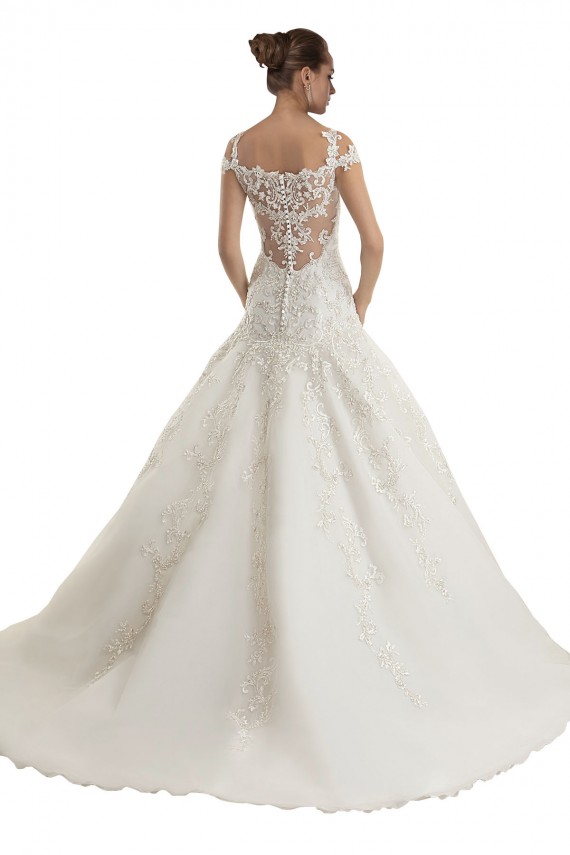 Boutique Ivoire Sirène Épaule Dénudée Balayage train Tulle Dentelle Robes de mariée