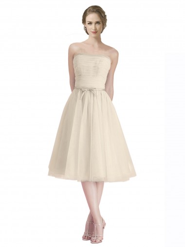 Boutique Trapèze Sans bretelle Tulle Courte Robes demoiselle d'honneur / Robes de cocktail