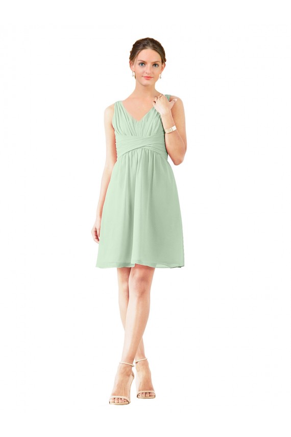 Boutique Vert Sauge Trapèze Col V Mousseline Courte Robes demoiselle d'honneur / Robes de cocktail